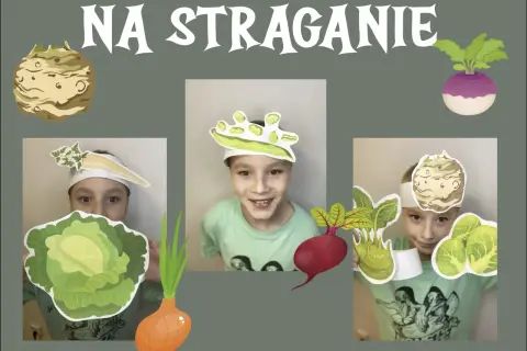 Dzieci w strojach warzyw, jak z wiersza "Na straganie" Jana Brzechwy, bawią się z wyciętymi z papieru marchewkami, kapustą i cebulą.
