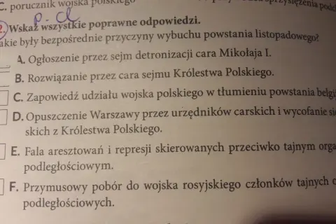 Bezpośrednie przyczyny wybuchu powstania listopadowego: detronizacja cara, rozwiązanie sejmu, udział wojska polskiego w tłumieniu powstania belgijskiego, opuszczenie Warszawy przez urzędników carskich, represje wobec organizacji niepodległościowych, pr...